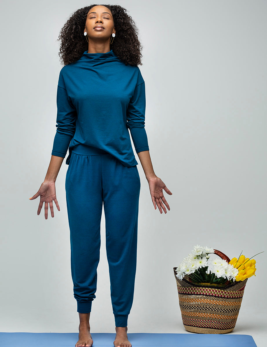 7 Pant — soft stretch, flattering clean leg, versatile everyday style.